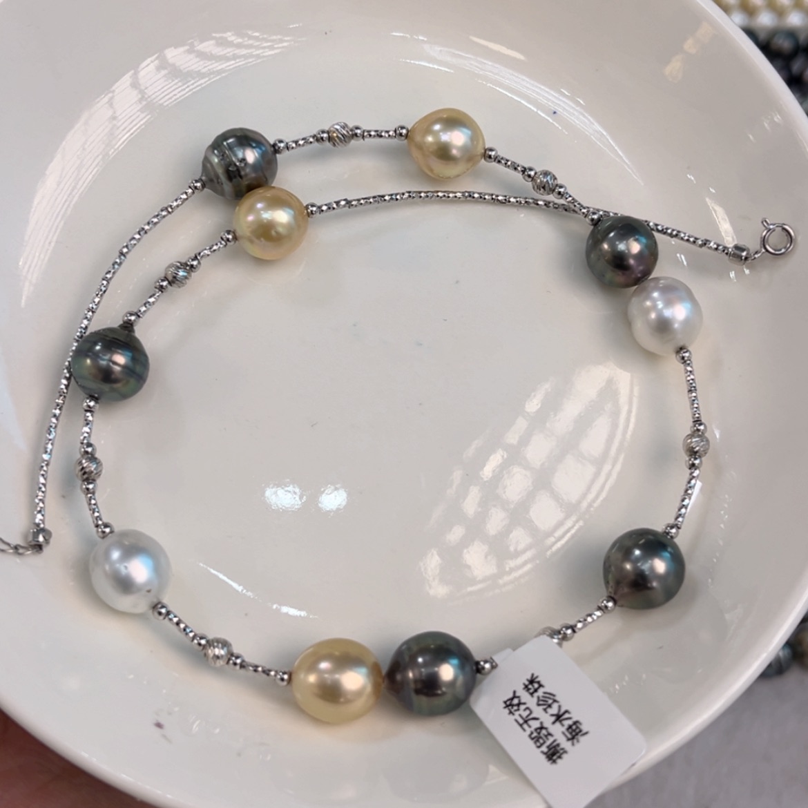 【闪购商品】海水珍珠颈饰银S925镶嵌大溪地澳白金珠款式链