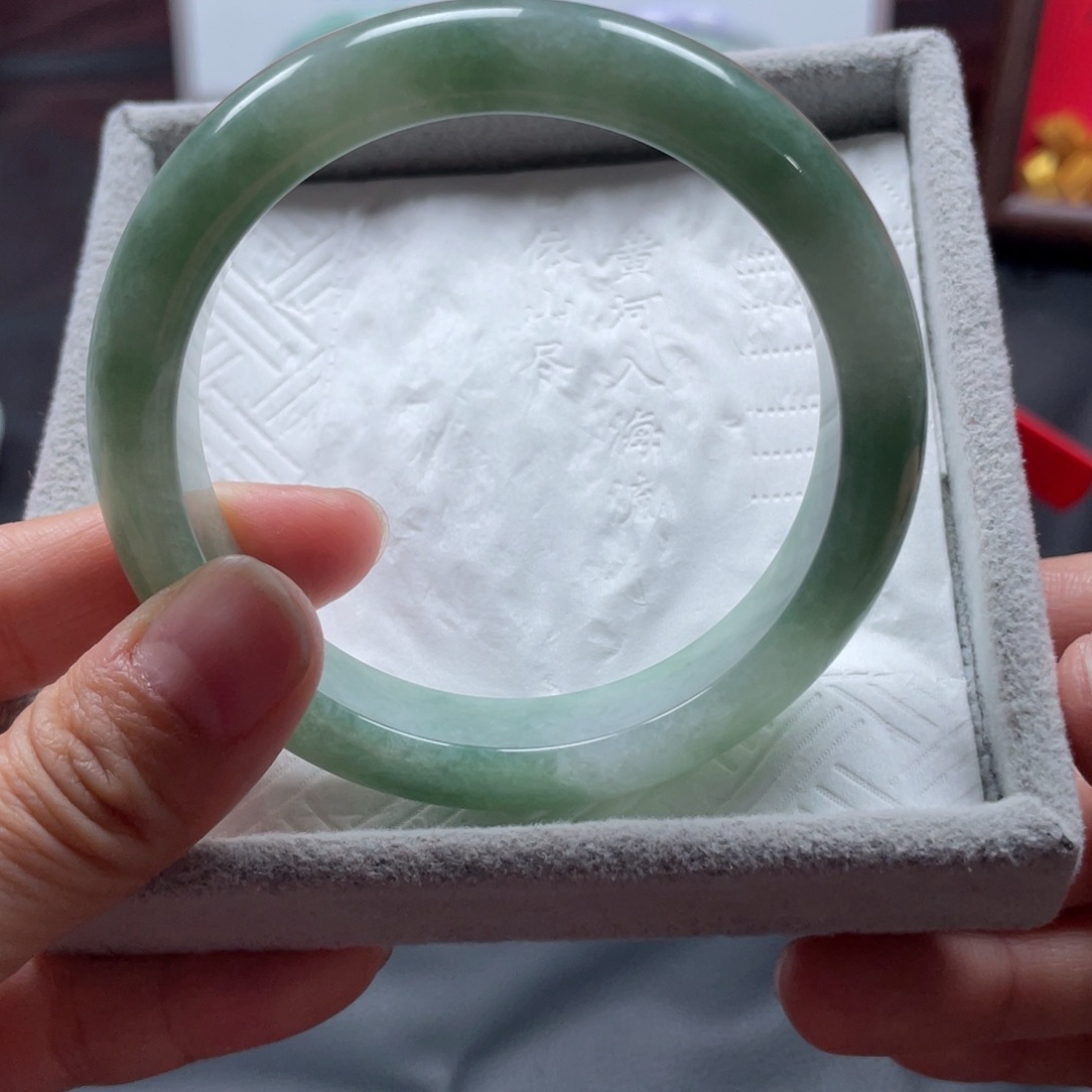 翡翠未镶嵌手镯手镯