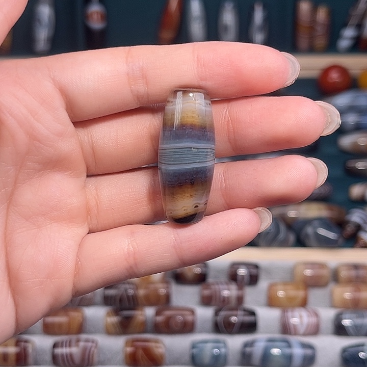 淅***沥玛瑙/玉髓合金珠宝奇石