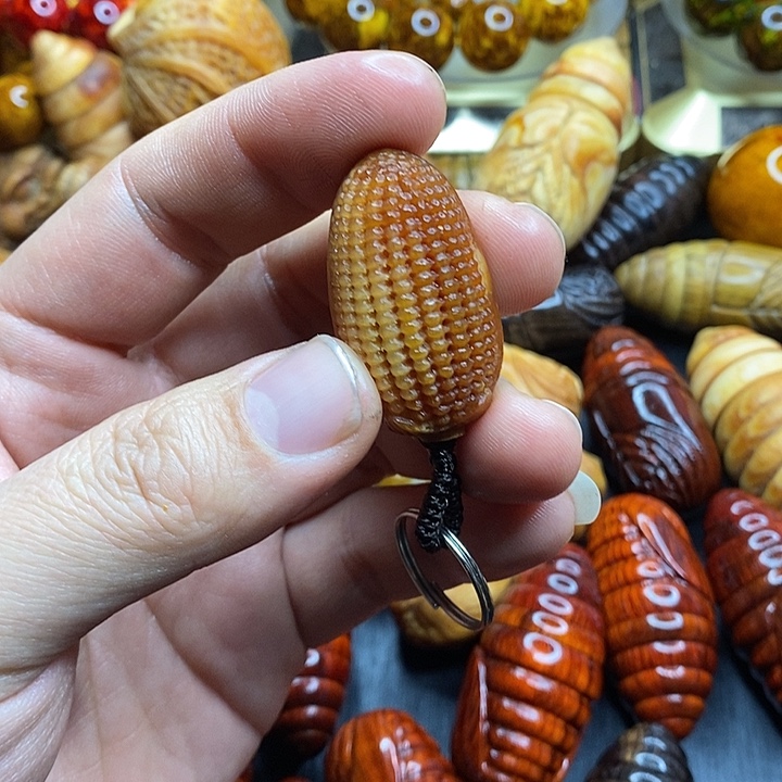 松木琥珀木文玩把件