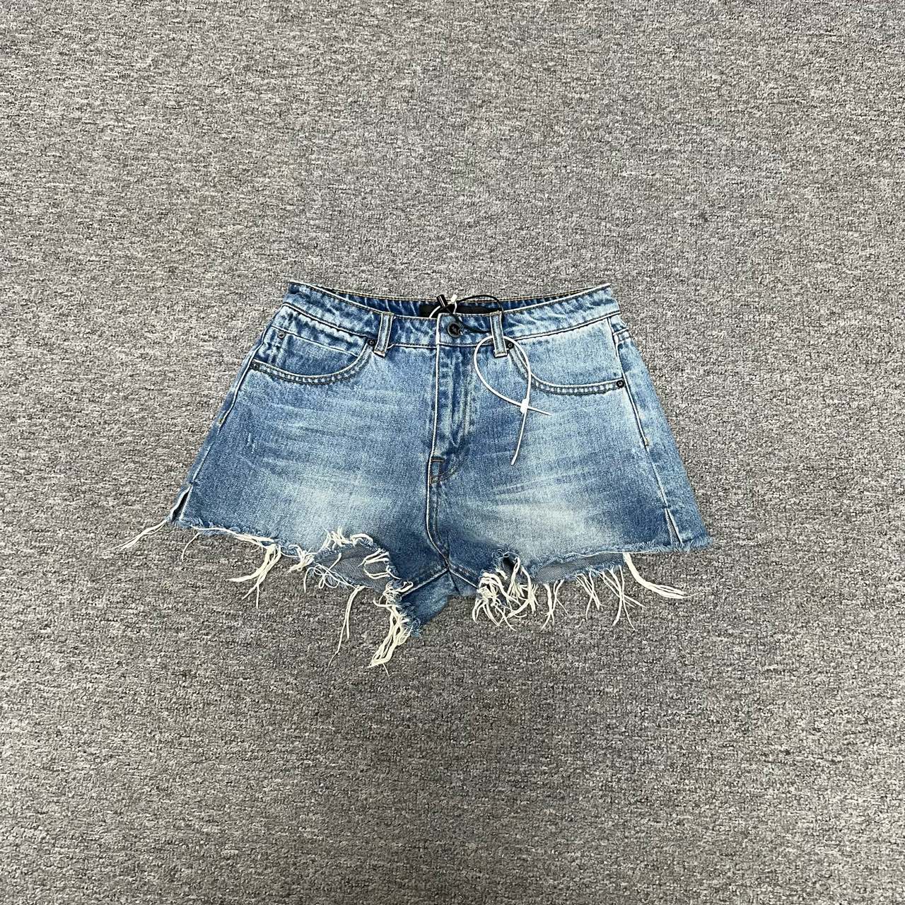 99新 Alexander McQueen/亚历山大·麦昆 大王牛仔短裤 26码