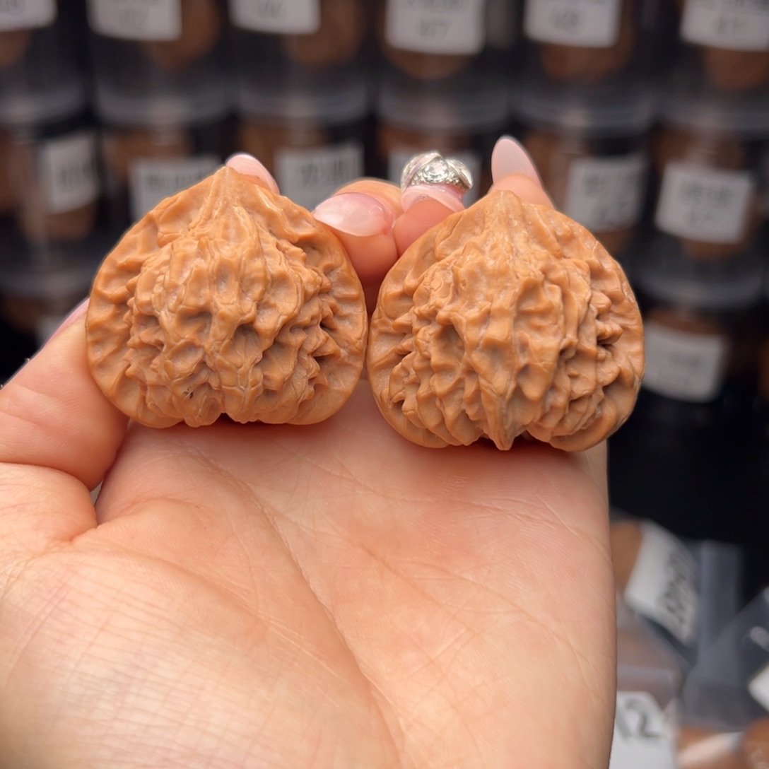 文玩核桃吊坠卡**纳龙门涧