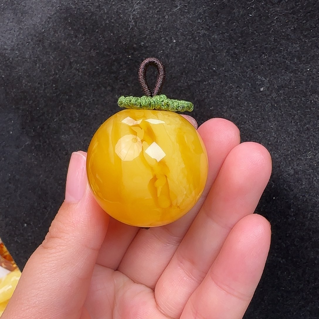 蜜蜡未镶嵌珠宝奇石