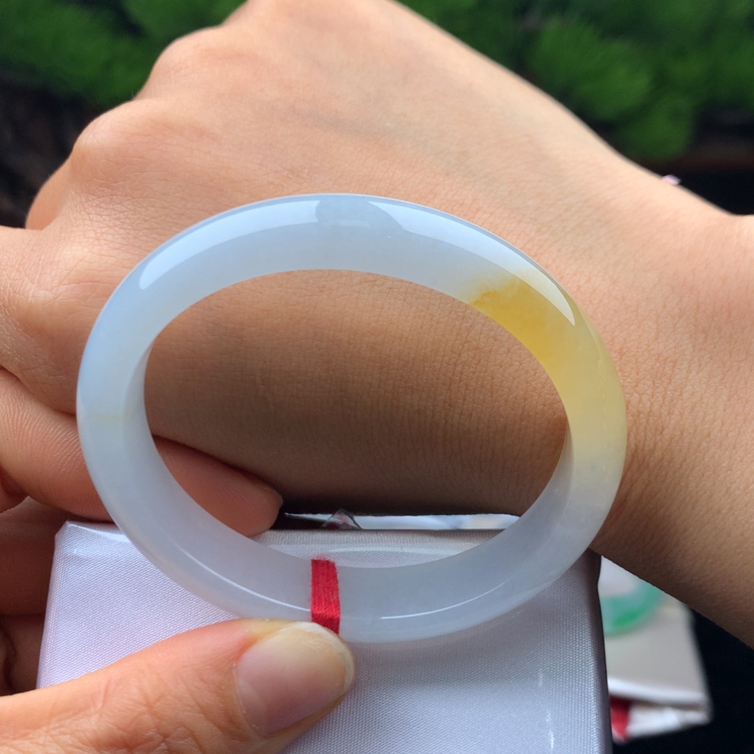 翡翠手镯未镶嵌手镯