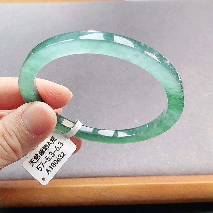 【闪购商品】翡翠手镯（圆镯）未镶嵌