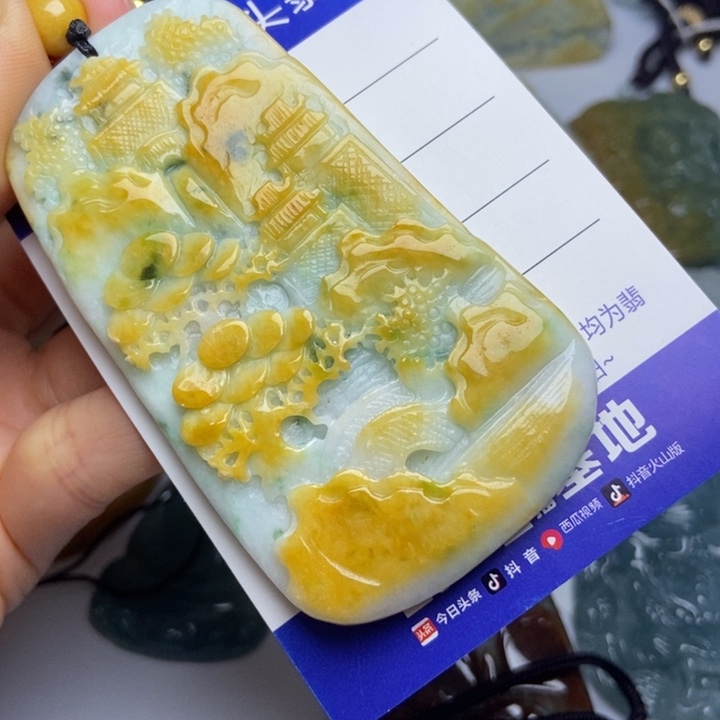 翡翠颈饰未镶嵌翡翠