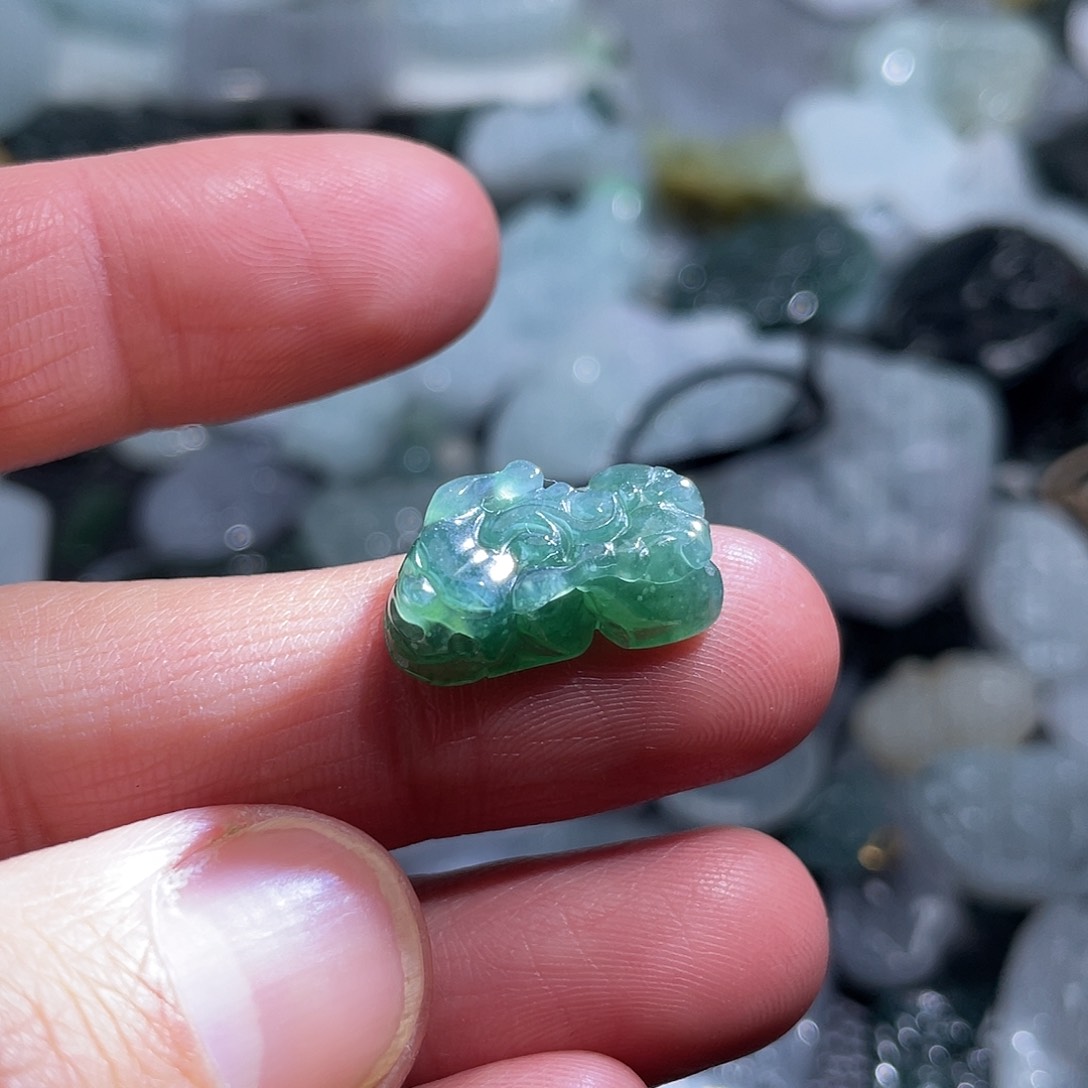 翡翠颈饰未镶嵌翡翠