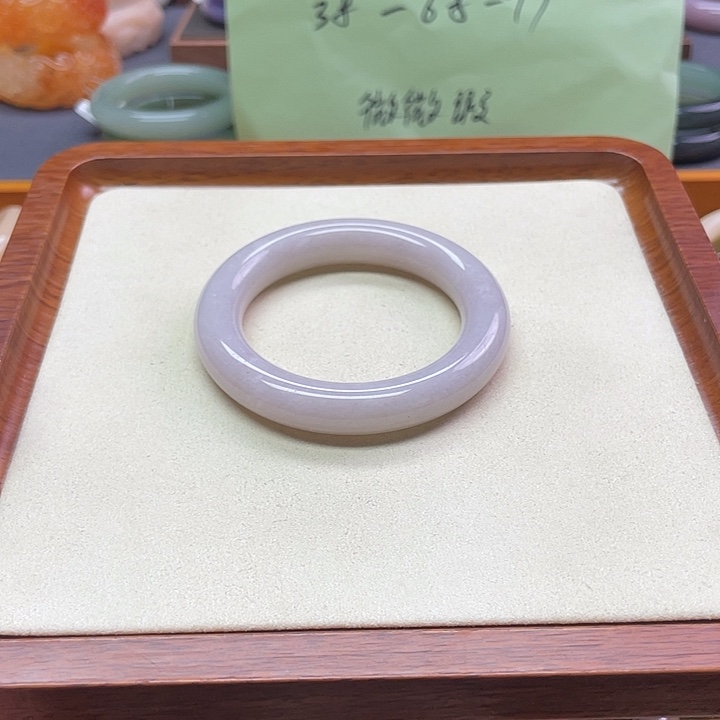 未镶嵌手镯石英质玉昭*
