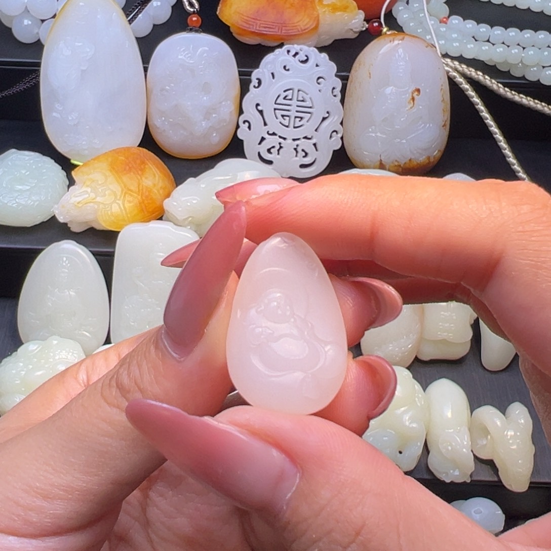 和田玉未镶嵌颈饰