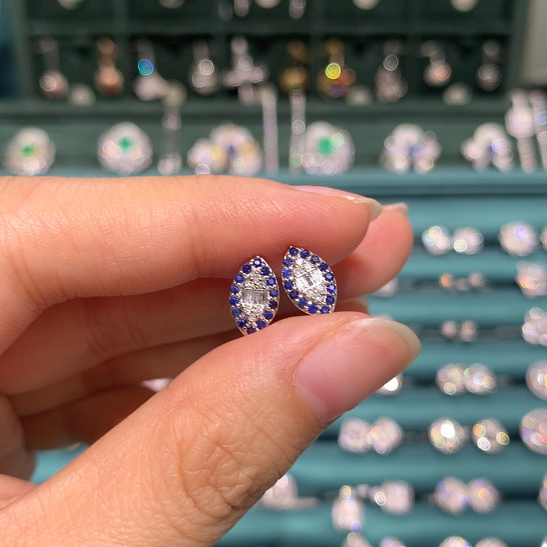 耳饰蓝宝石铂Pt850镶嵌