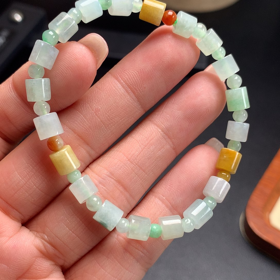 翡翠未镶嵌颈饰手链