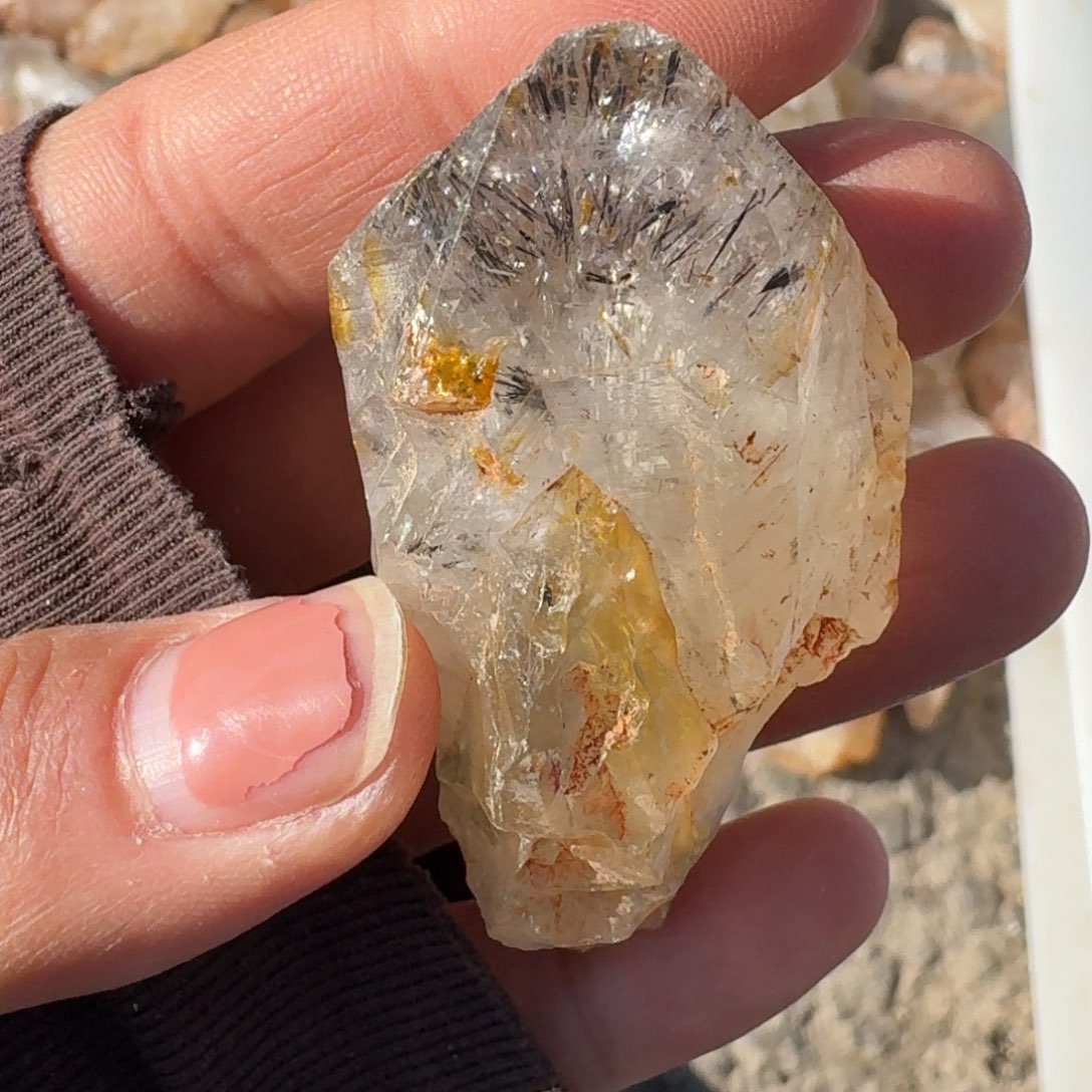 用***5石材原石骨干摆件