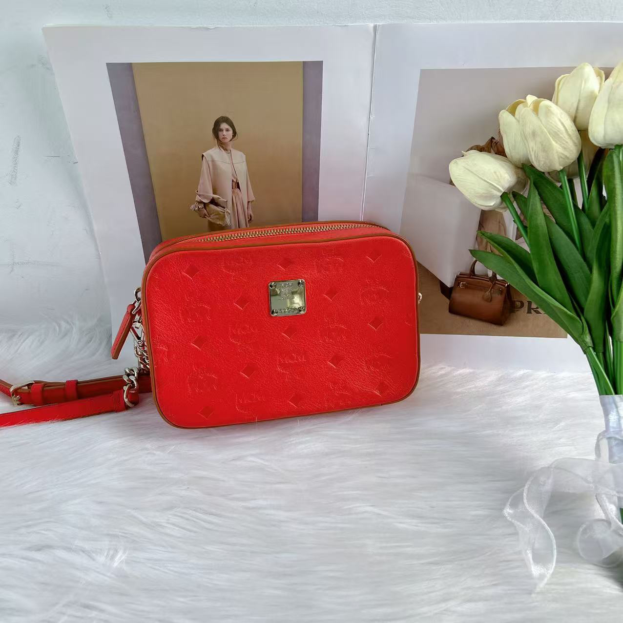 95新 MCM mcm 百搭款红色相机包