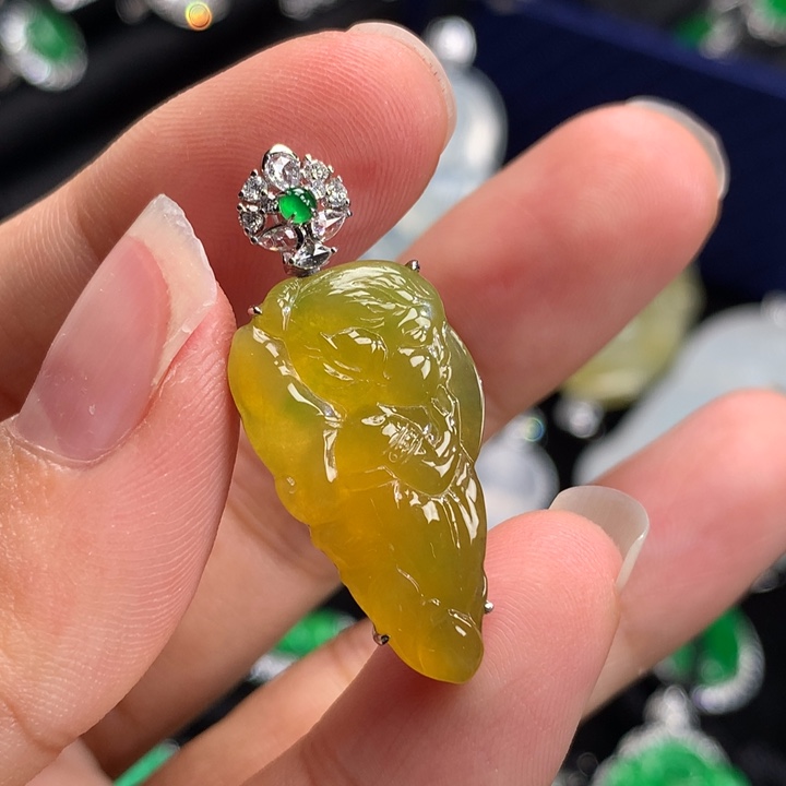 翡翠吊坠(不含链)18K金镶嵌