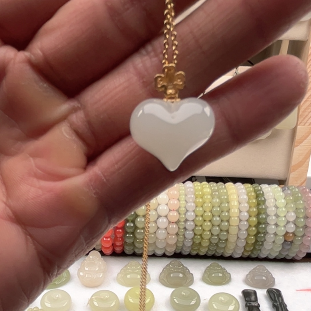 和田玉未镶嵌颈饰