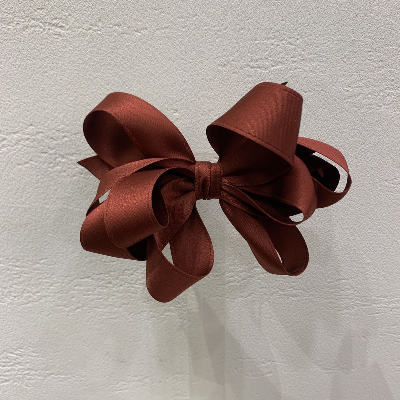 5972 GREBUTY简约百搭安可拉红缎带蝴蝶结弹簧夹