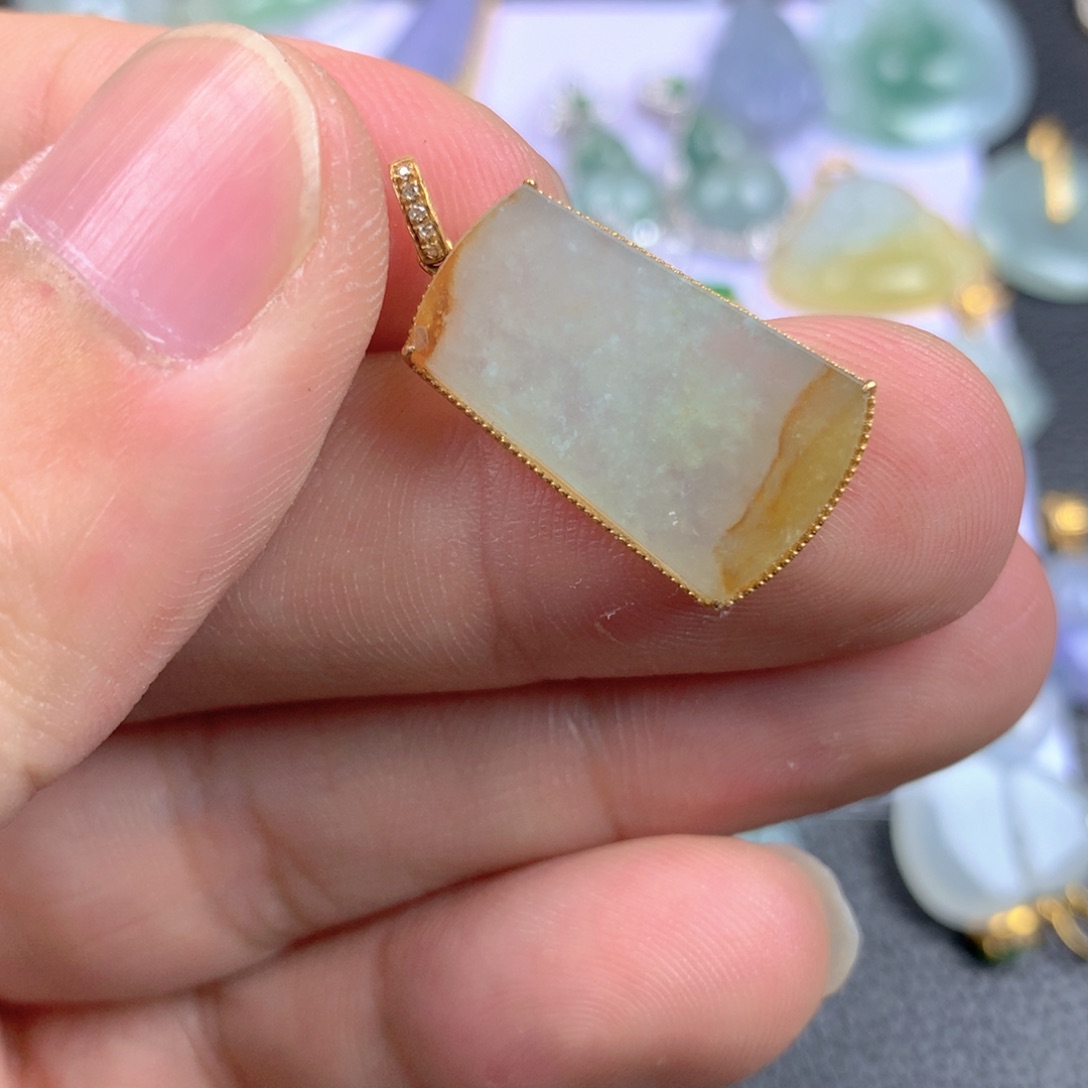 【闪购商品】翡翠18K金镶嵌颈饰翡翠