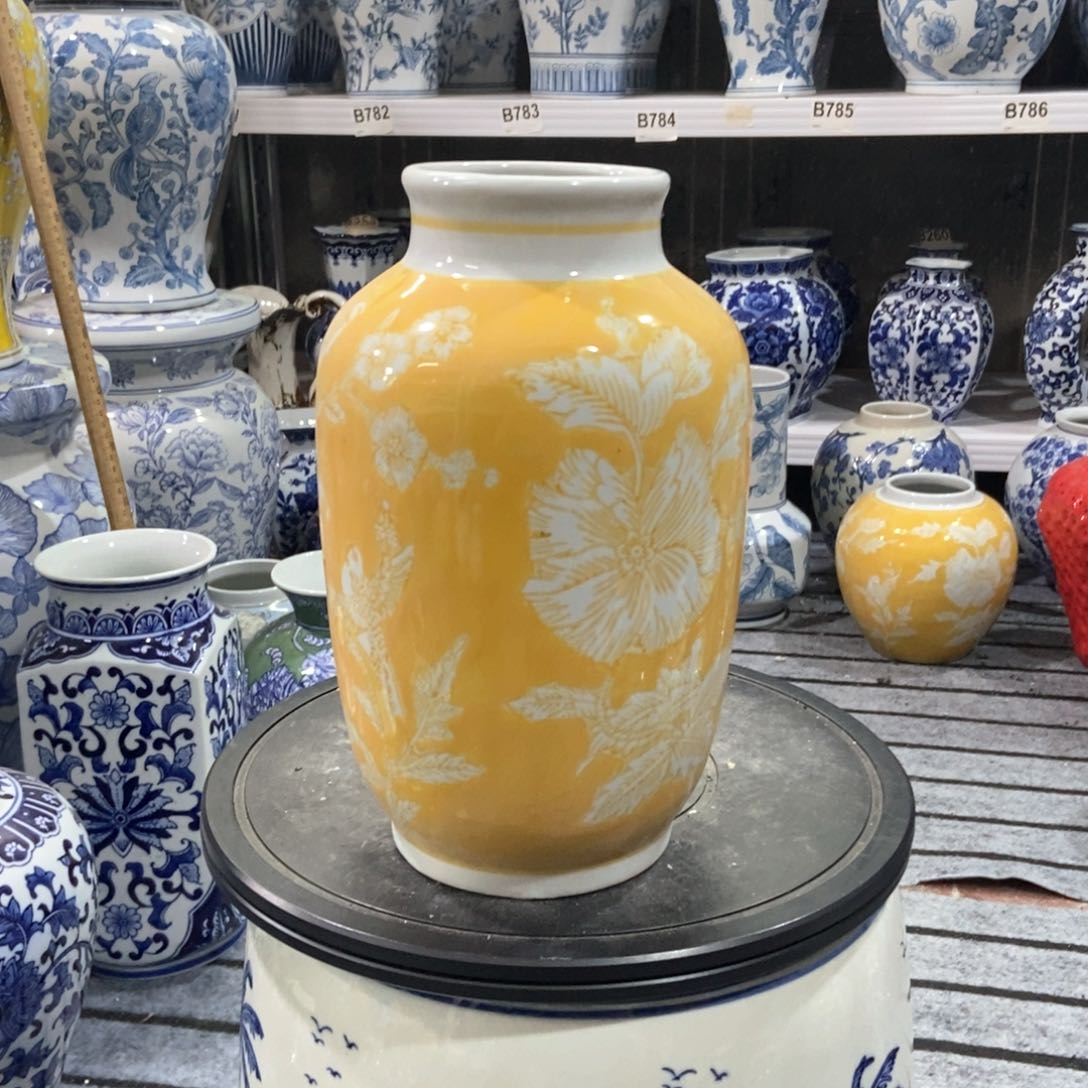 摆件花瓶手绘釉下彩