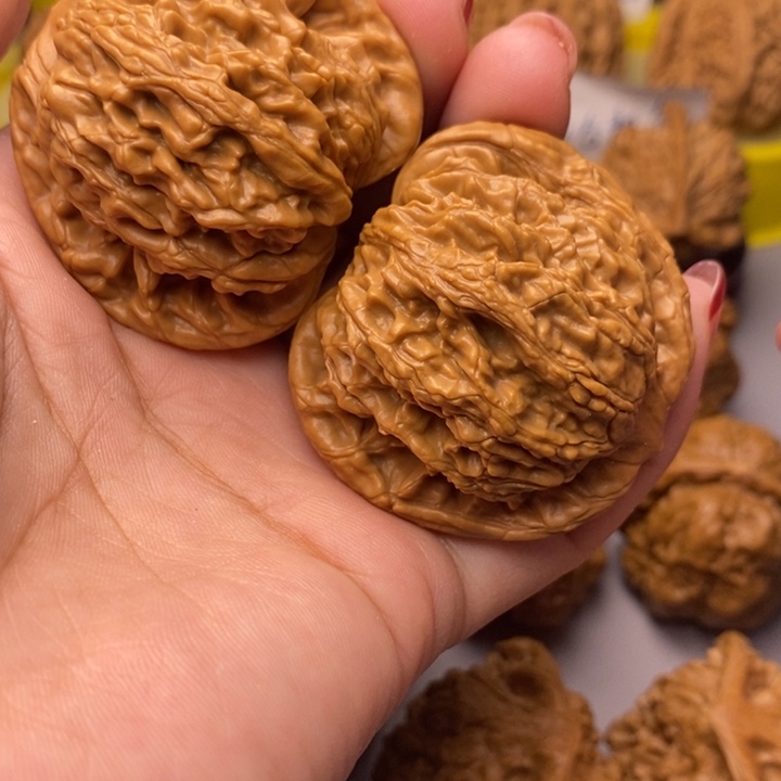 文玩核桃把件46虎头