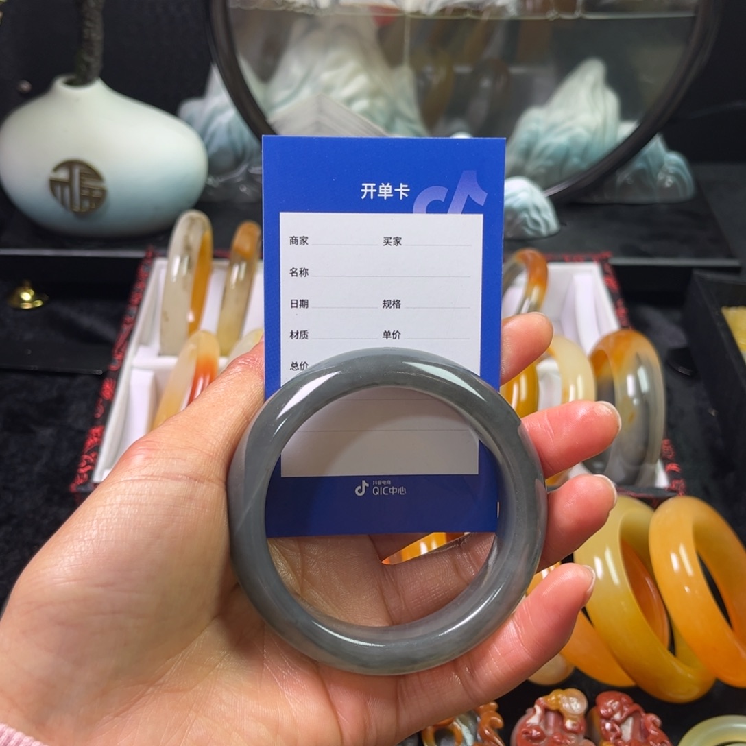 石英质玉（黄龙玉）手镯未镶嵌我***.