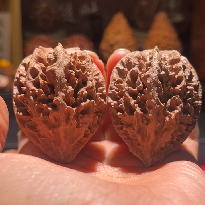 文玩核桃吊坠娇美楸36