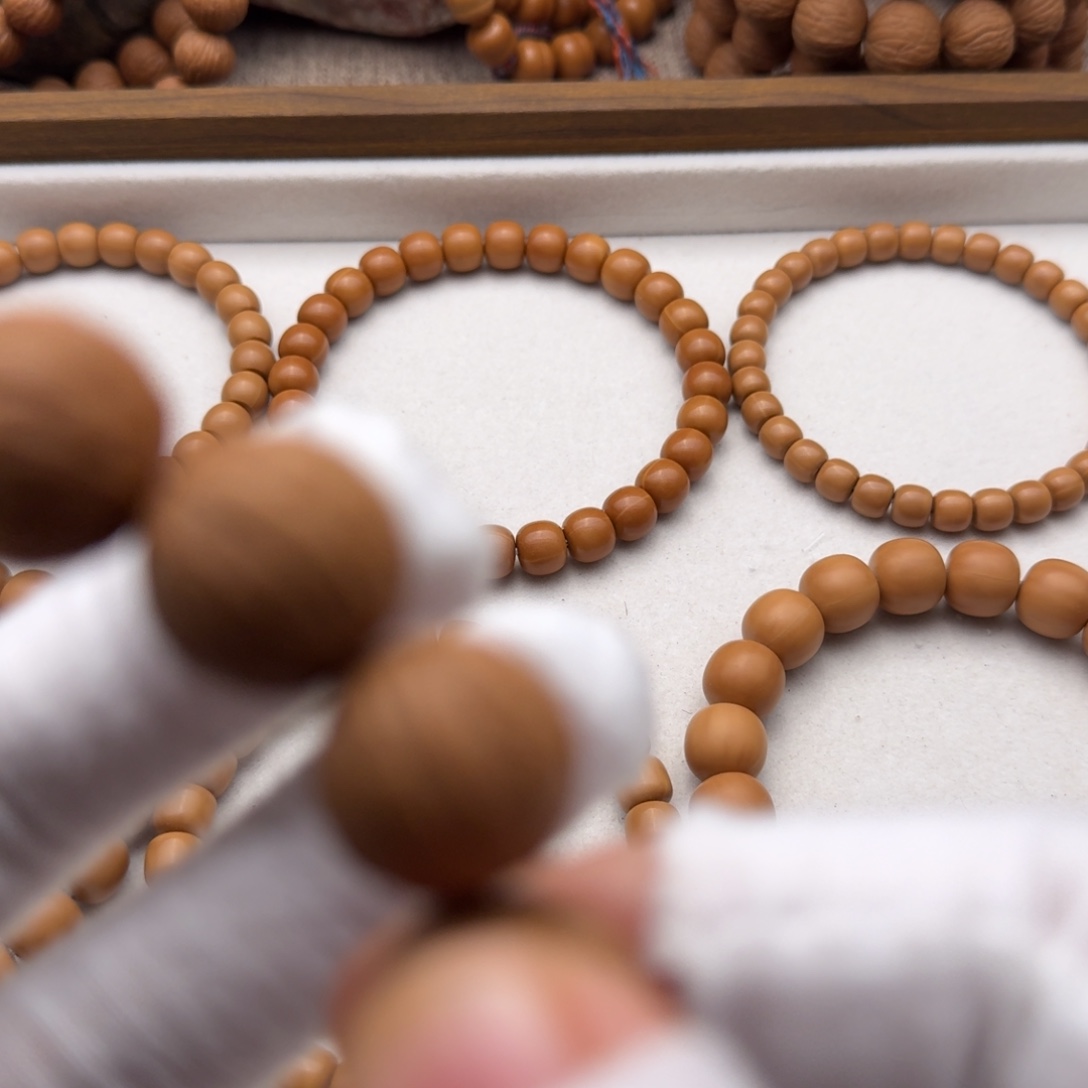 七***下手串猴头核桃原皮原色凤羽不同尺