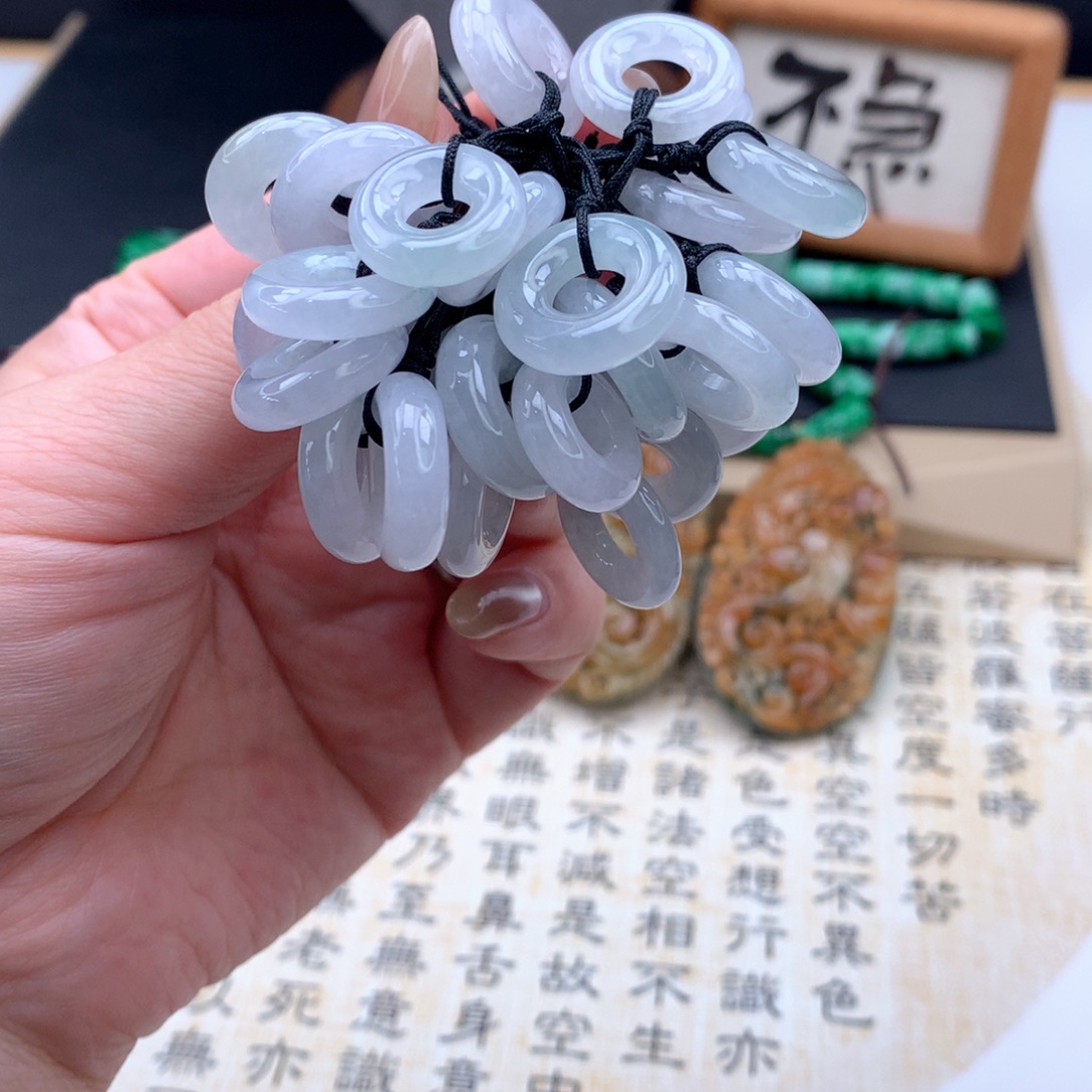 翡翠未镶嵌颈饰多样性发一对