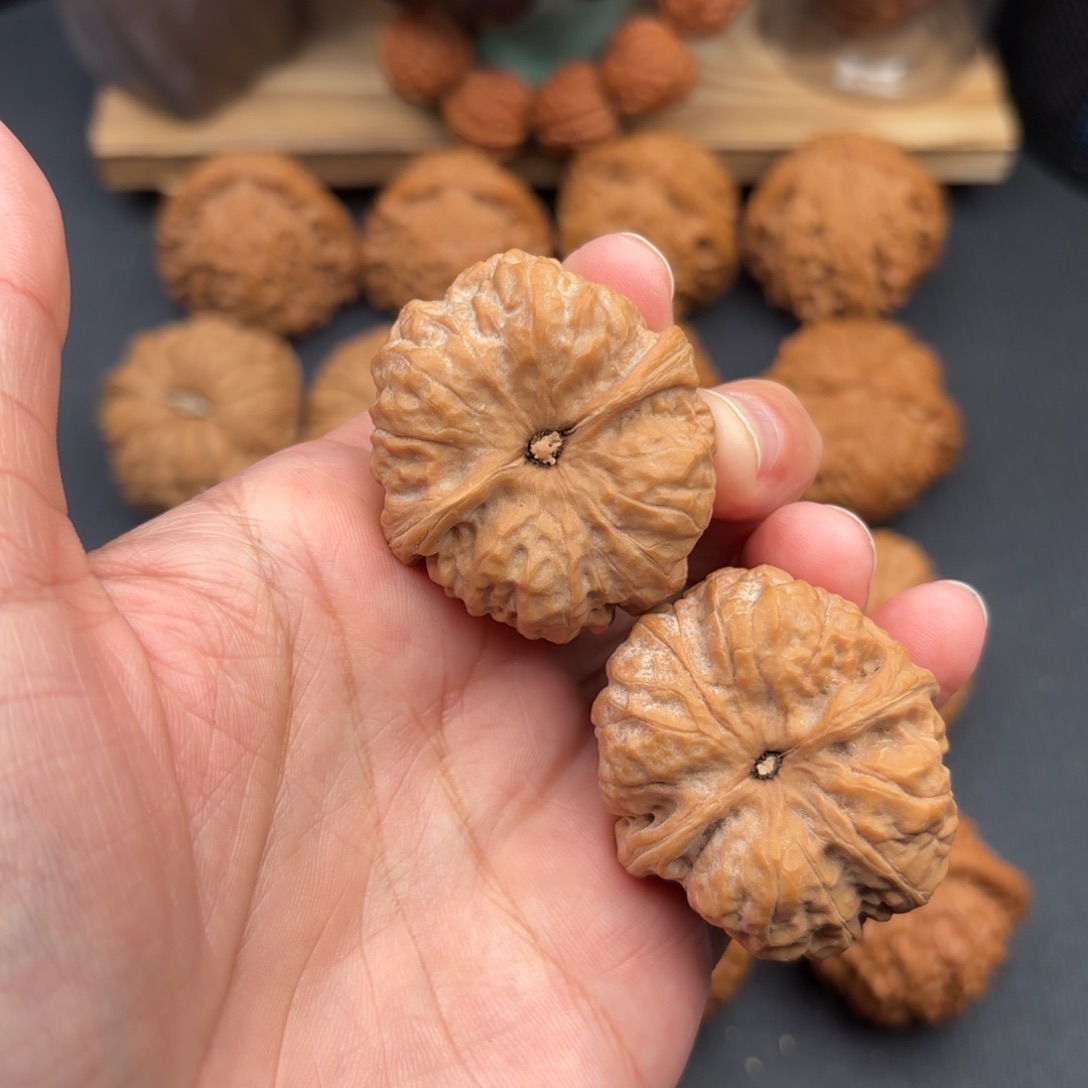 文玩核桃把件北****池蛙边38