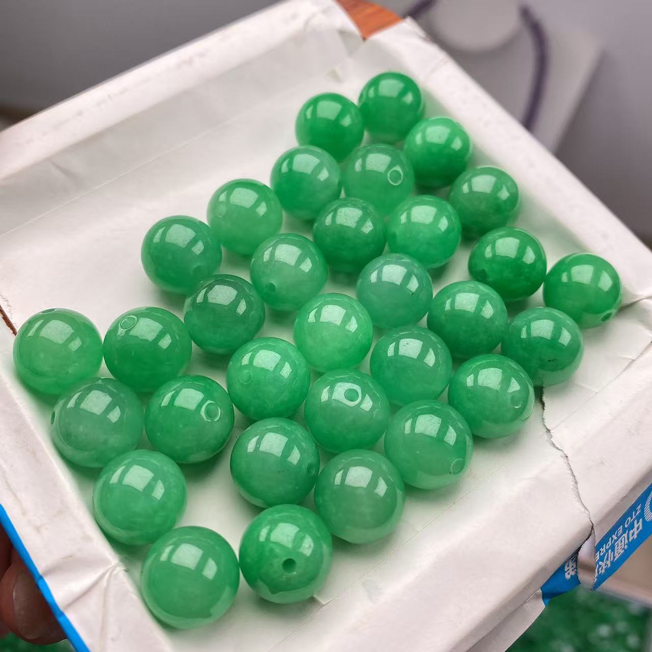 卡12mm 天然缅料A货 果绿 散珠 多样性发一颗 