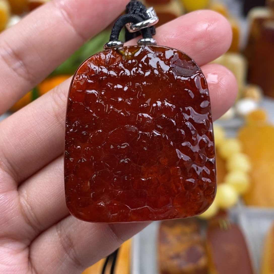 琥珀吊坠(赠链)未镶嵌