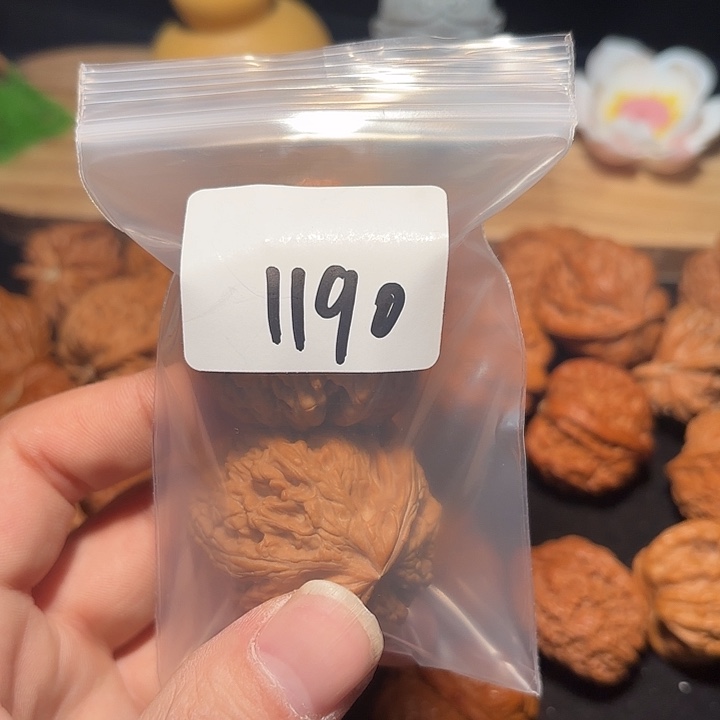 烨***Y文玩核桃把件42 尺  粗筋      1190