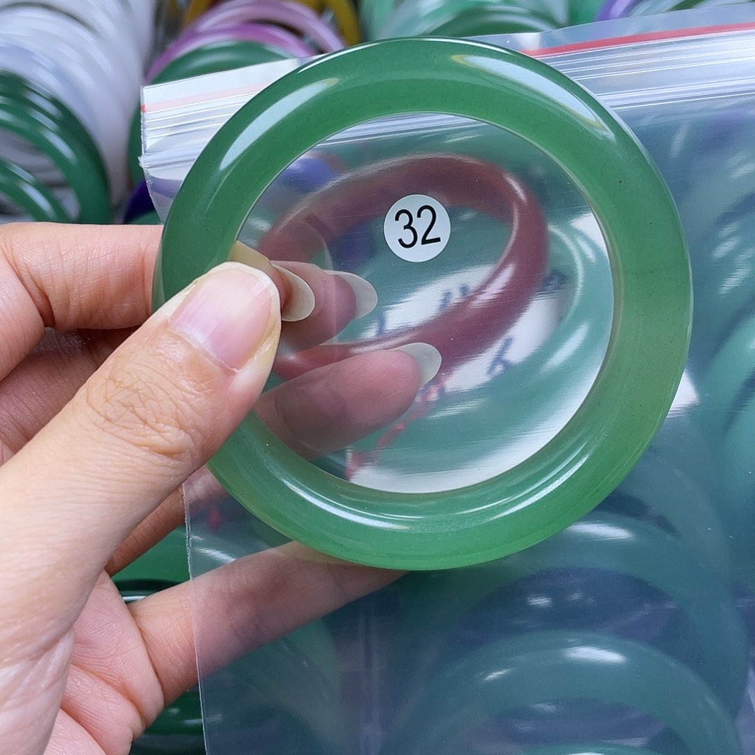【闪购商品】未镶嵌手镯石英岩玉60