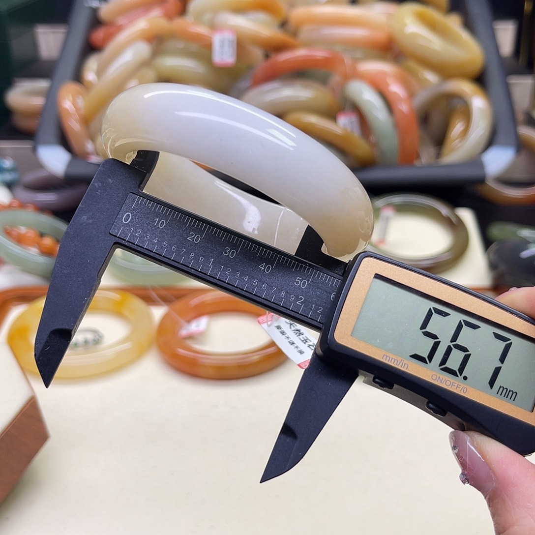 石英岩玉未镶嵌手镯22号