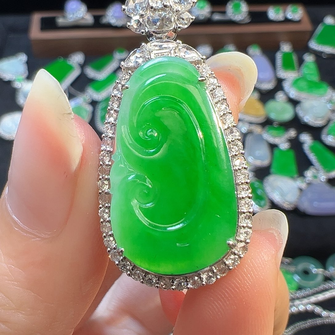 翡翠颈饰18K金镶嵌收货48小时鉴赏期