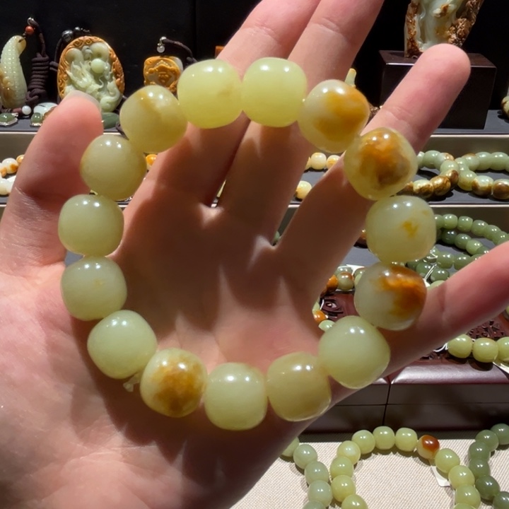 和***子和田玉（糖玉）未镶嵌手链