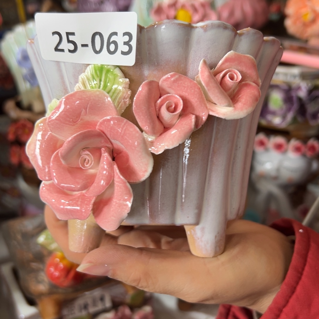 瑕疵2563 花盆，拍满20发货，退款拉黑