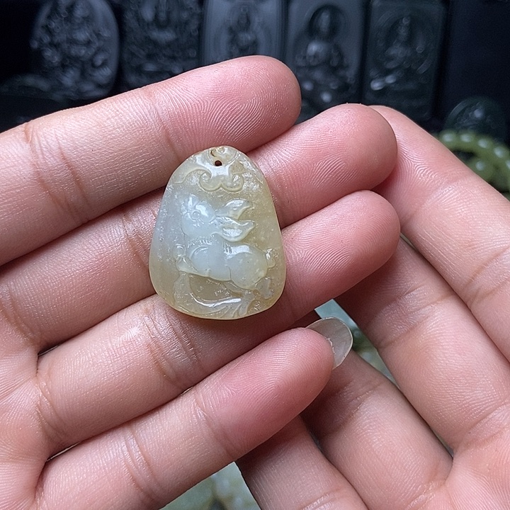 和田玉未镶嵌颈饰