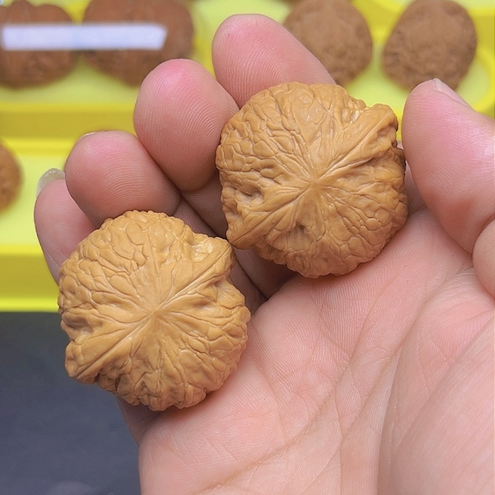 文玩核桃把件铁锤