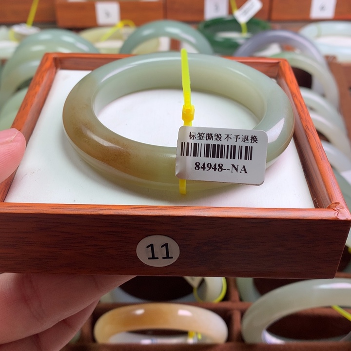 和田玉手镯未镶嵌56