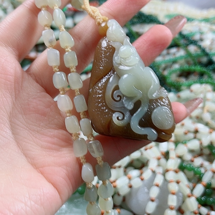 和田玉未镶嵌颈饰