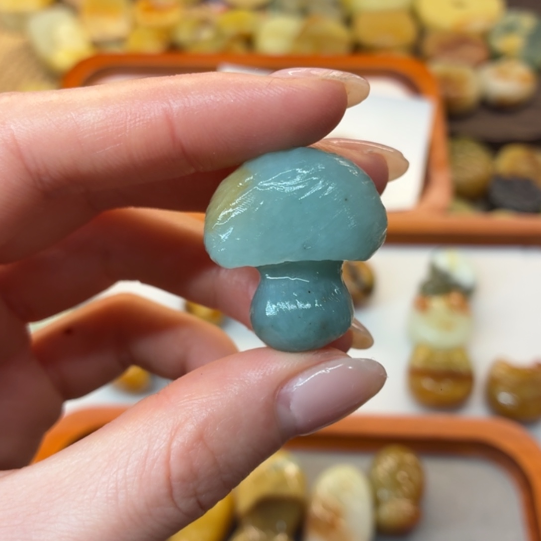 轻****蛇纹石玉未镶嵌颈饰