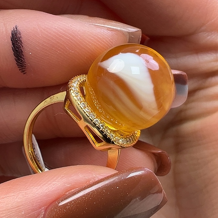 蜜蜡未镶嵌珠宝奇石