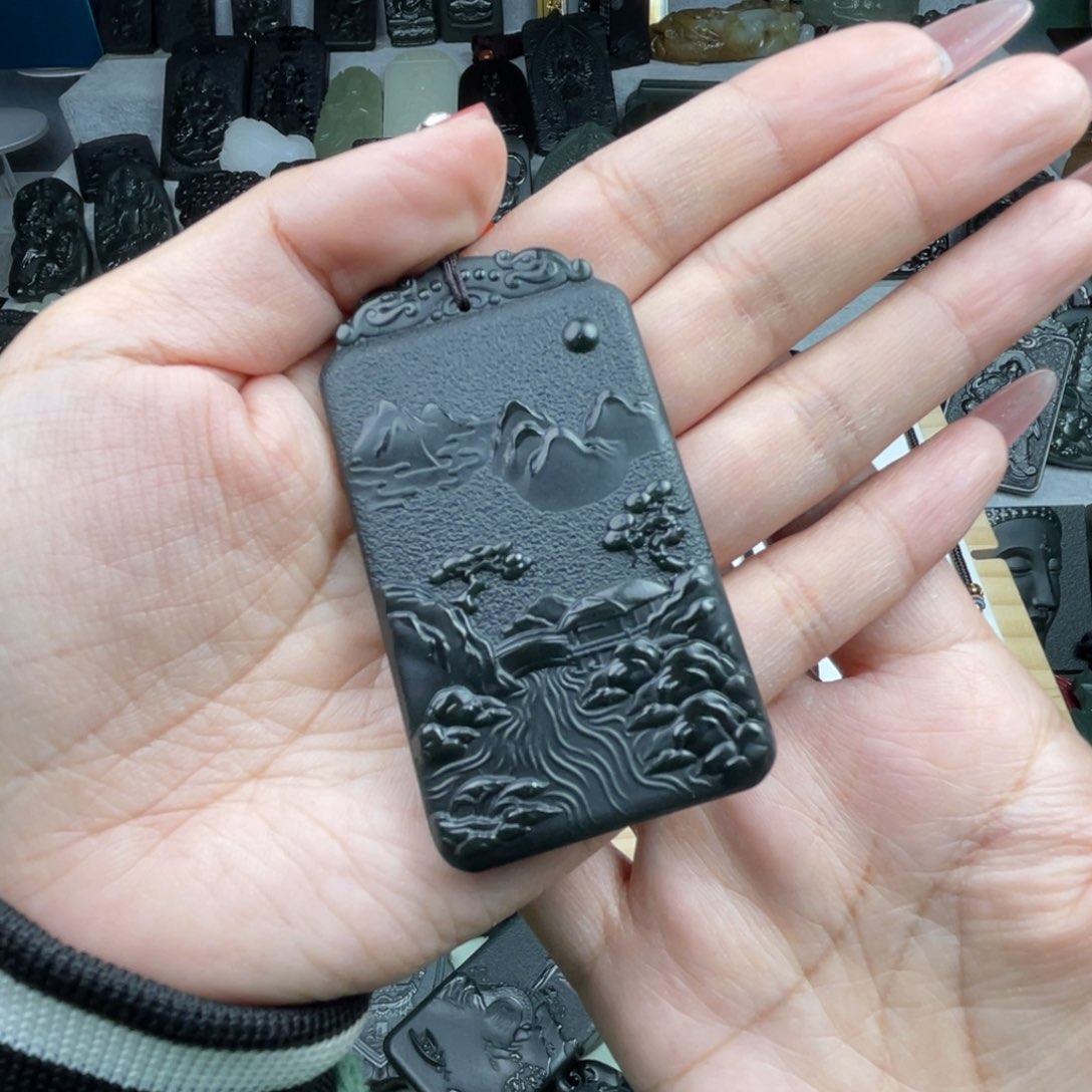 颈饰未镶嵌和田玉驴*