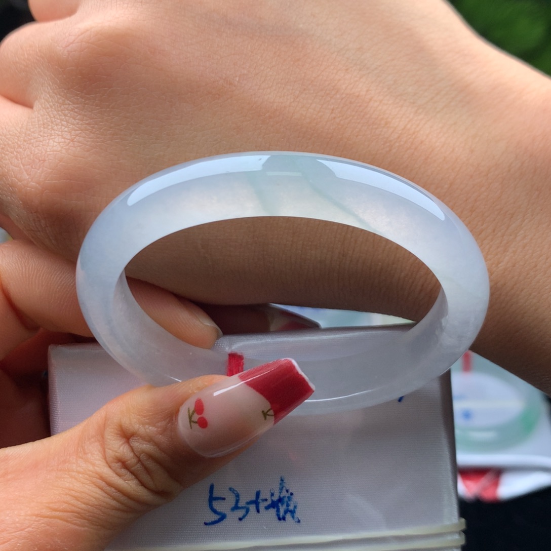 翡翠手镯未镶嵌手镯