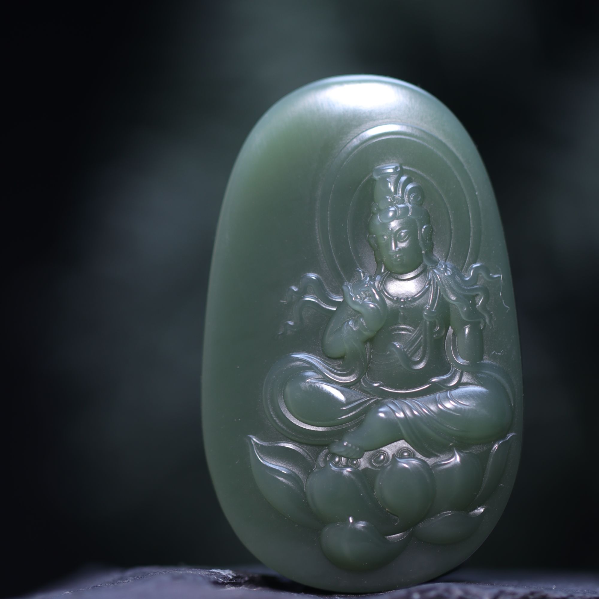 和田玉莲花观音吊坠