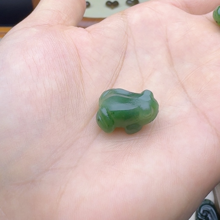 雨***晴和田玉（糖玉）未镶嵌车挂