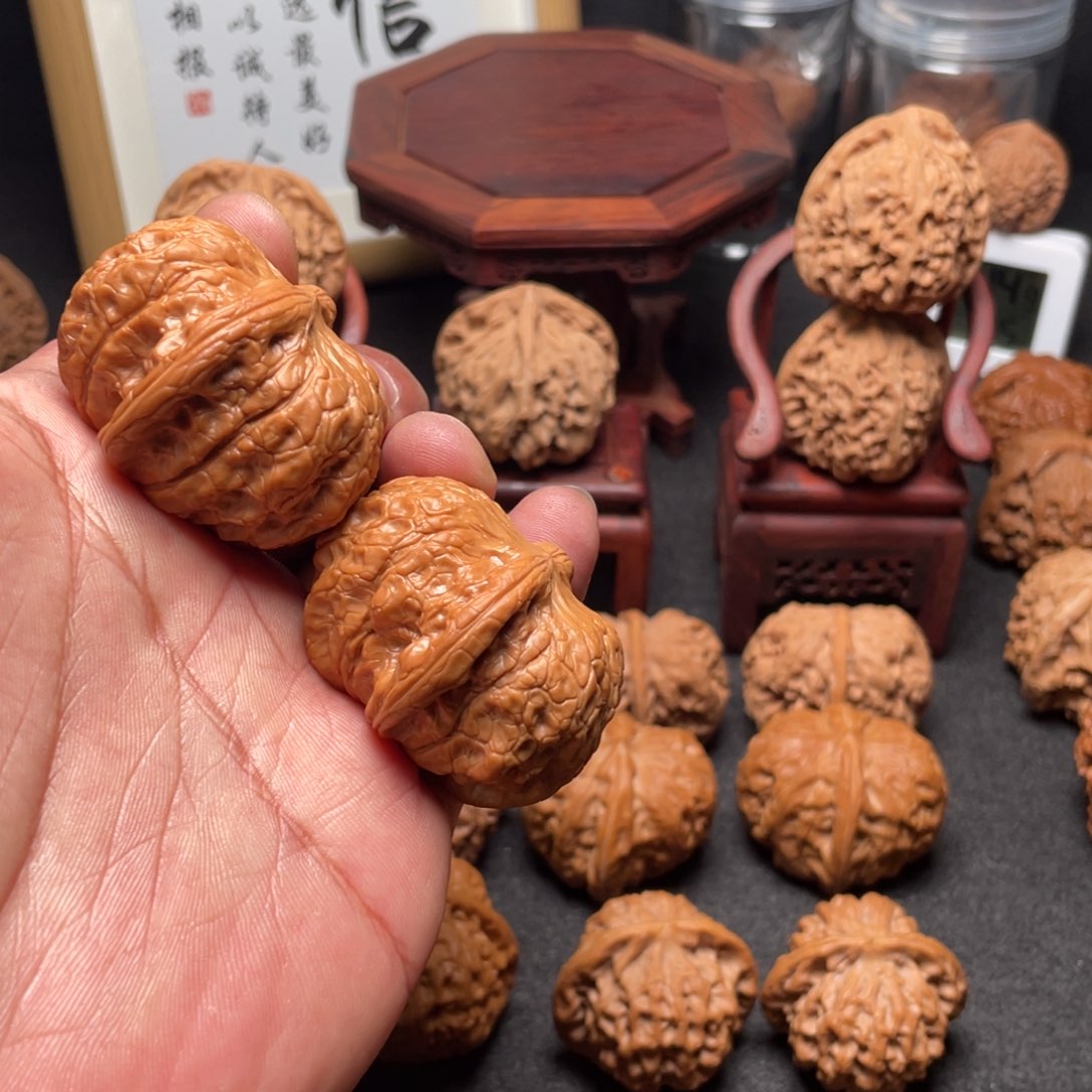 文玩核桃吊坠45血麒麟元宝