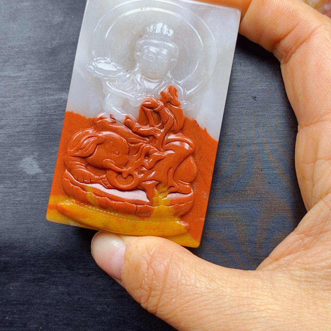 石英质玉（黄龙玉）颈饰未镶嵌