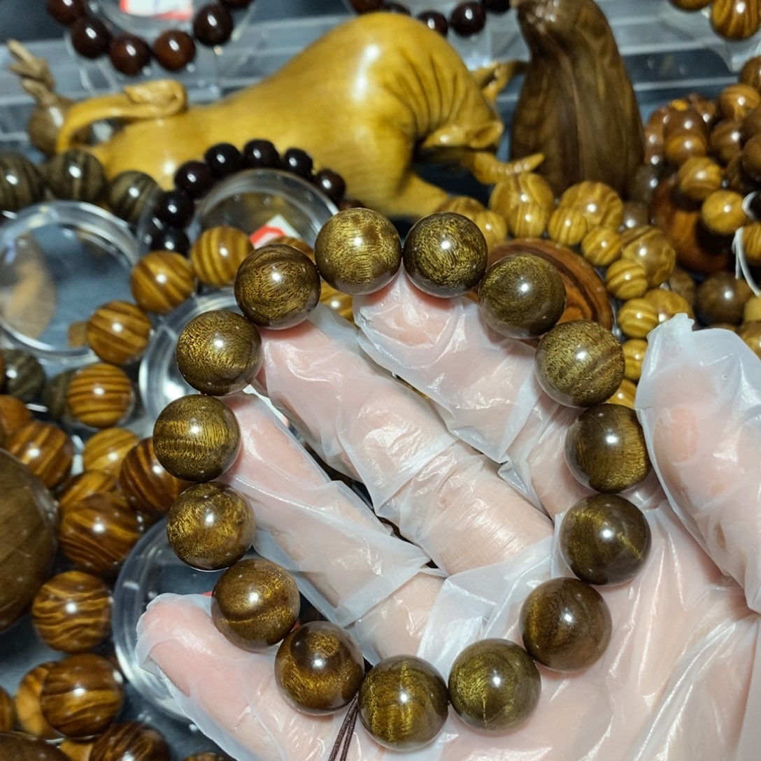 金丝楠木雕工艺品15