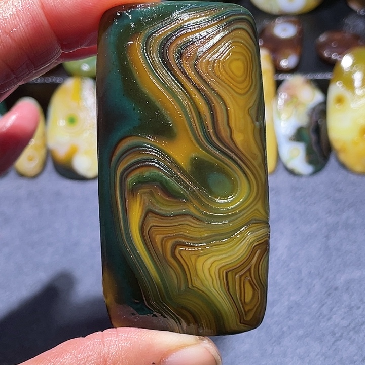 大***社玛瑙/玉髓未镶嵌珠宝奇石